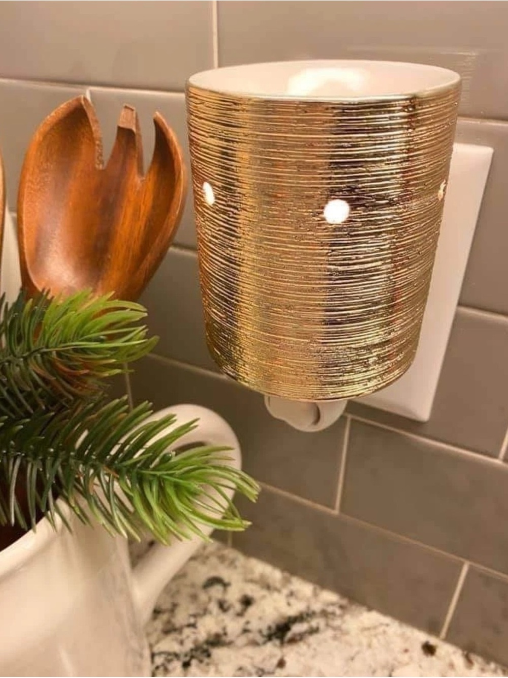 NEW Scentsy Etched Core Mini Wax Warmer Gold Plug In Nightlight